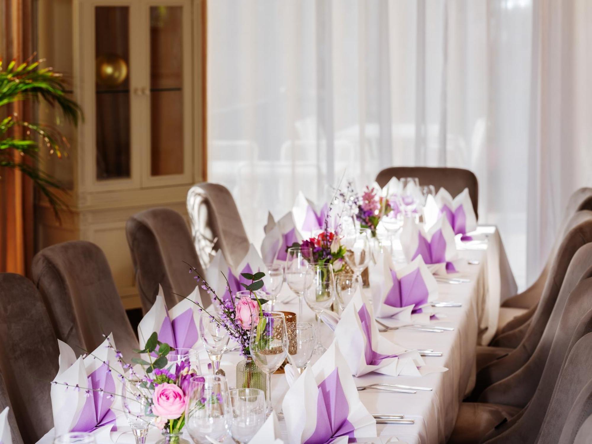 Hotel-Restaurant Central Am Koenigshof Фирнхайм Экстерьер фото